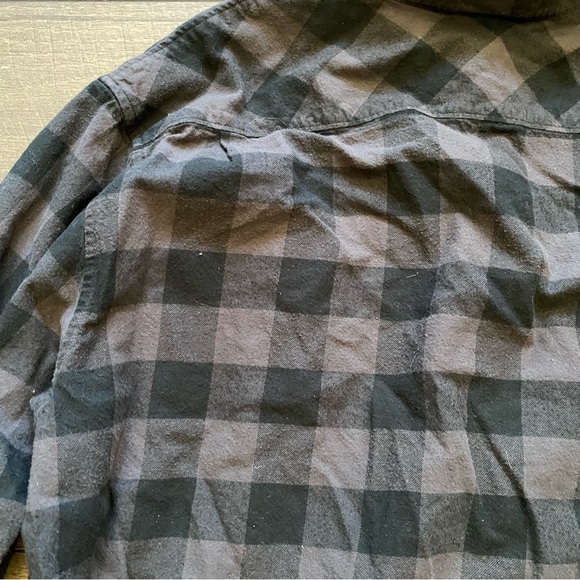 Burton || Black Plaid Flannel Shirt - Picture 4 of 7